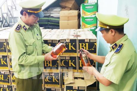 Bắt hơn 3.000 chai rượu ngoại nhập lậu