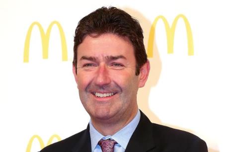 CEO McDonald phải thôi việc do quan hệ bất chính với nữ nhân viên