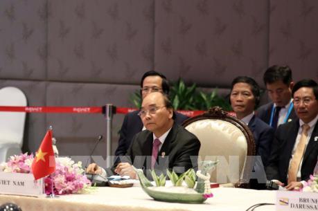 Hội nghị Cấp cao ASEAN 35: Thủ tướng dự Phiên toàn thể Hội nghị Cấp cao Đông Á lần thứ 14