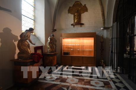 Vụ trộm táo tợn tại một nhà thờ cổ ở Pháp