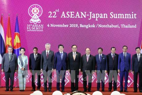 Nhật Bản cam kết tài trợ 3 tỷ USD thúc đẩy phát triển ASEAN