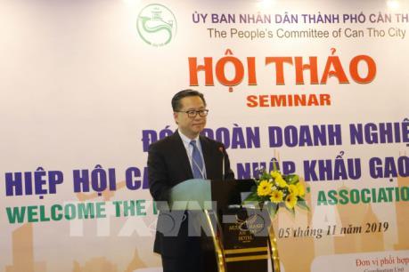 Doanh nghiệp Hong Kong (Trung Quốc) đến Cần Thơ tìm mua gạo