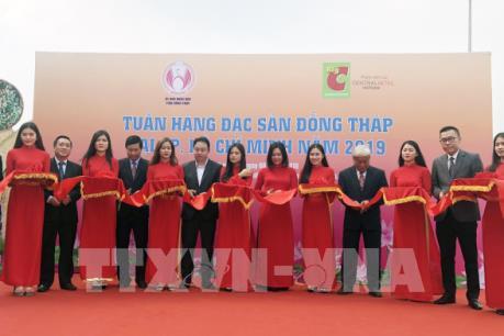 Khai mạc tuần hàng đặc sản Đồng Tháp tại Tp. Hồ Chí Minh