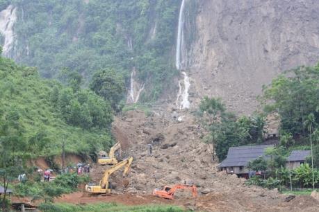 Quảng Ninh: Sạt lở đất đá làm 5 người thương vong