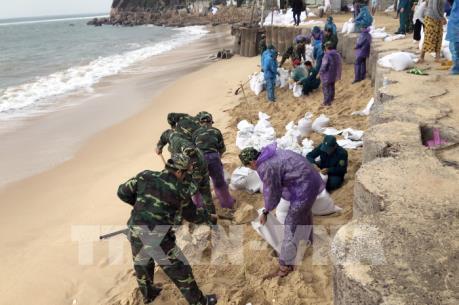 Tối nay, bão số 6 giật cấp 12 vào bờ biển các tỉnh từ Bình Định đến Khánh Hòa