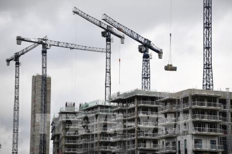 Kinh tế Anh tránh được suy thoái