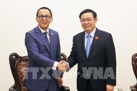 Phó Thủ tướng Vương Đình Huệ đề nghị FWD tài trợ các dự án khởi nghiệp, đổi mới sáng tạo