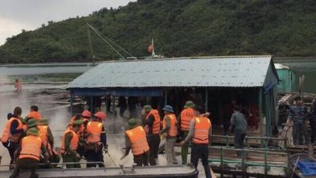 Tạm giữ hình sự các đối tượng ném bom xăng vào người thi hành công vụ ở Quảng Ninh