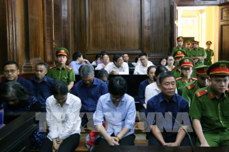 Xét xử bị cáo Hứa Thị Phấn cùng 5 đồng phạm trong giai đoạn 2 của vụ án Ngân hàng Đại Tín