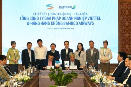Bamboo Airways và Viettel hợp tác nghiên cứu hệ thống wifi trên chuyến bay