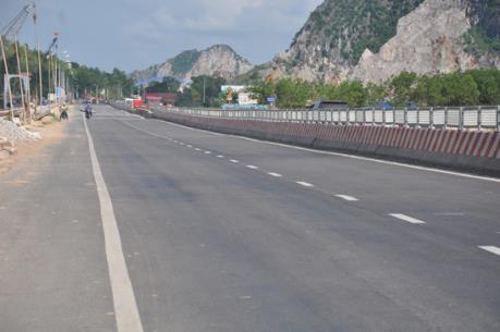 Quảng Ninh đẩy nhanh xử lý 10 "điểm đen” trên tuyến Quốc lộ 18