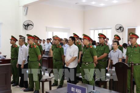 Bình Dương tiếp tục hoãn xét xử nguyên Bí thư thị xã Bến Cát