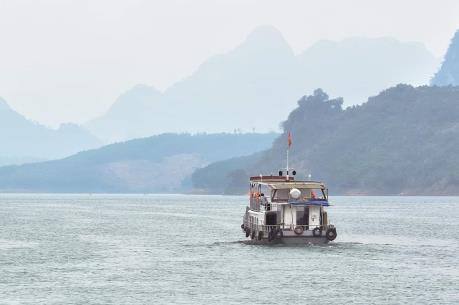 Trật tự an toàn giao thông trên hồ Hòa Bình được cải thiện