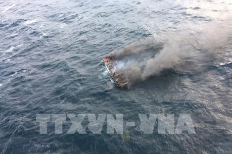 Hàn Quốc ưu tiên tối đa cứu hộ nạn nhân vụ cháy tàu cá có công dân Việt Nam