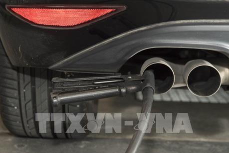 Nhật Bản có thể cấm bán ô tô dùng động cơ đốt trong để giảm CO2