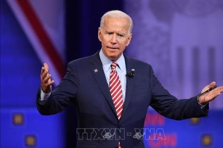 Bầu cử Mỹ 2020: Cựu Phó Tổng thống J.Biden chào đón đối thủ tiềm tàng M.Bloomberg