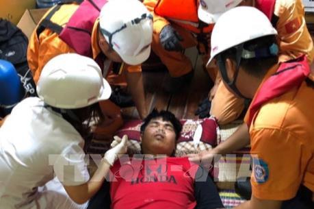 Cứu nạn thuyền viên Thái Lan bị hôn mê trên biển​