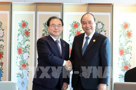 Thủ tướng Nguyễn Xuân Phúc tiếp Thị trưởng thành phố Busan, Hàn Quốc