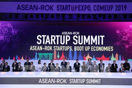 Hội nghị ASEAN-Hàn Quốc: Thủ tướng dự Phiên họp thứ hai trong khuôn khổ hội nghị