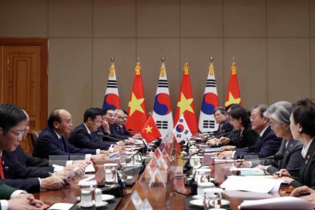 Thủ tướng Chính phủ Nguyễn Xuân Phúc hội đàm với Tổng thống Hàn Quốc Moon Jae-in