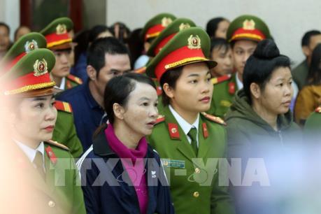 Xét xử mẹ nữ sinh giao gà bị sát hại và đồng phạm về tội mua bán trái phép chất ma túy
