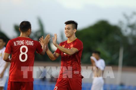 Thầy trò HLV Park Hang Seo lại thắng như một séc tennis