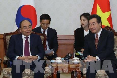 Thứ trưởng Nguyễn Quốc Dũng trả lời phỏng vấn về chuyến thăm của Thủ tướng tại Hàn Quốc