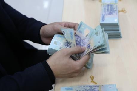 Thêm ngân hàng hạ lãi suất hỗ trợ doanh nghiệp