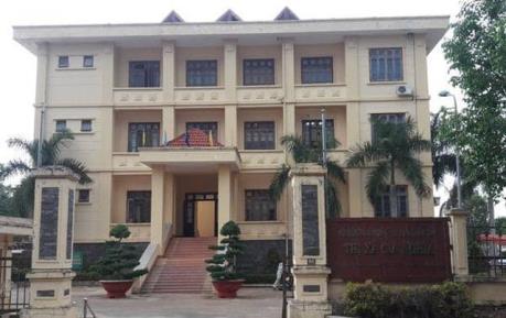 Đắk Nông: Miễn nhiệm Chủ tịch HĐND thị xã vì không có bằng đại học