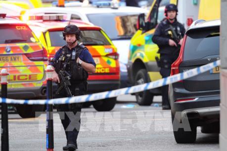 Cảnh sát Anh bắn chết một kẻ khủng bố tại cầu London