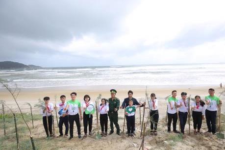 Vinamilk trồng 110.000 cây xanh góp phần  phủ xanh Bình Định