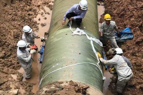 Thủ tướng yêu cầu kiểm tra phản ánh về đường ống truyền tải nước sạch sông Đà bị rò rỉ