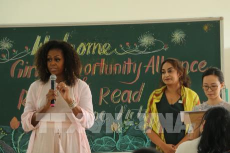 Cựu Đệ nhất Phu nhân Michelle Obama thăm Trường THPT Cần Giuộc, Long An