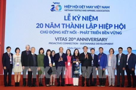 Thủ tướng: Ngành dệt may chuyển mạnh sang tạo giá trị gia tăng cao