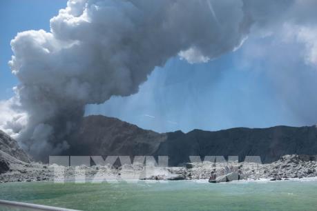 Núi lửa phun trào tại New Zealand: Triển khai thợ lặn tìm kiếm nạn nhân mất tích