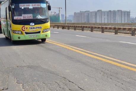 Tập đoàn Versaflex (Mỹ) đề xuất sửa mặt cầu Thăng Long bằng lớp phủ đặc biệt