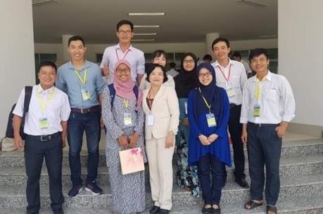 Từ học sinh lớp bổ túc đến nghiên cứu sinh tiến sĩ