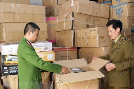 Phát hiện gần 1 tấn cốm dành cho trẻ em không có chứng từ