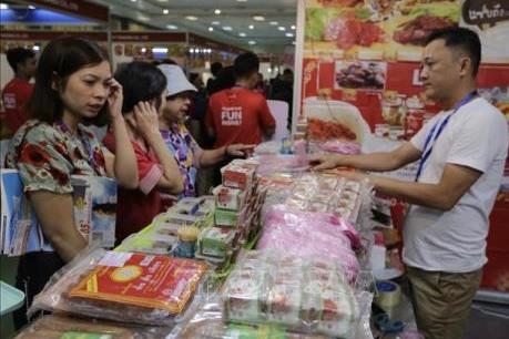 Khai mạc Hội chợ mua sắm và ẩm thực hàng Việt Nam - Thái Lan