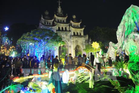 Tràn ngập không khí Giáng sinh trên khắp cả nước