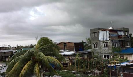 Hàng chục nghìn người Philippines mắc kẹt vì bão Phanfone