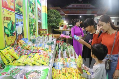 Sử dụng biểu trưng Chương trình mỗi xã một sản phẩm