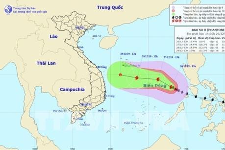 Bão số 8 giật tăng lên cấp 15, sóng biển cao từ 7-9 m, biển động dữ dội