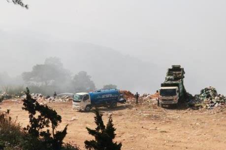 Đà Lạt "ngột ngạt" do khói bụi từ vụ cháy bãi rác Cam Ly