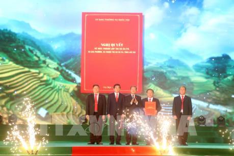 Công bố Nghị quyết thành lập thị xã Sa Pa, tỉnh Lào Cai