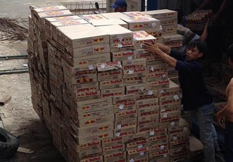 Bình Phước thu hàng trăm thùng nước ngọt không rõ xuất xứ