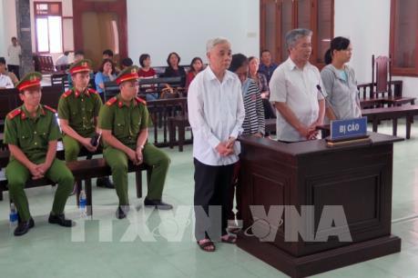 Tham ô tài sản, nguyên lãnh đạo và cán bộ Tòa án nhân dân tỉnh Phú Yên lĩnh án tù