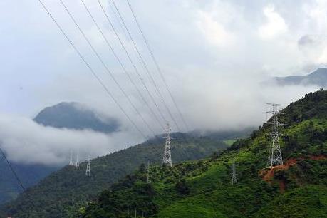 Lưới điện 500 kV Bắc - Nam tiếp tục phải truyền tải cao
