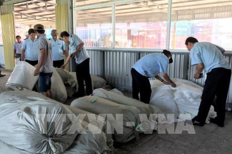 Hải quan Tp.Hồ Chí Minh thu giữ 3 container hàng gian lận xuất xứ