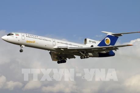 Lửa vẫn bao trùm chiếc máy bay Ukraine rơi tại Iran